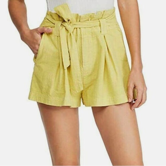 Free People Everywhere You Go Paperbag Belted Shorts Starfruit Casual Women’s‎ 4 - Picture 1 of 8